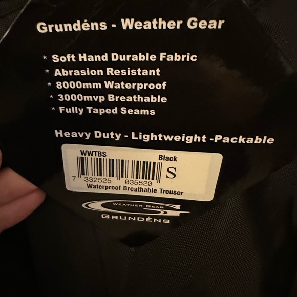 Weather proof pants (not insulated) - Picture 2 of 5